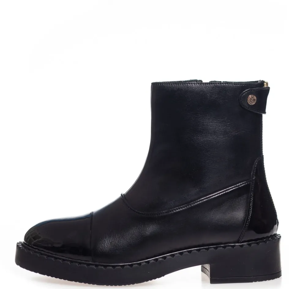 amie_boots_patent__black_patent_6.webp Copenhagen Shoes Ankelstøvler*AMIE BOOTS PATENT - BLACK PATENT Amieboots patent boot black patent