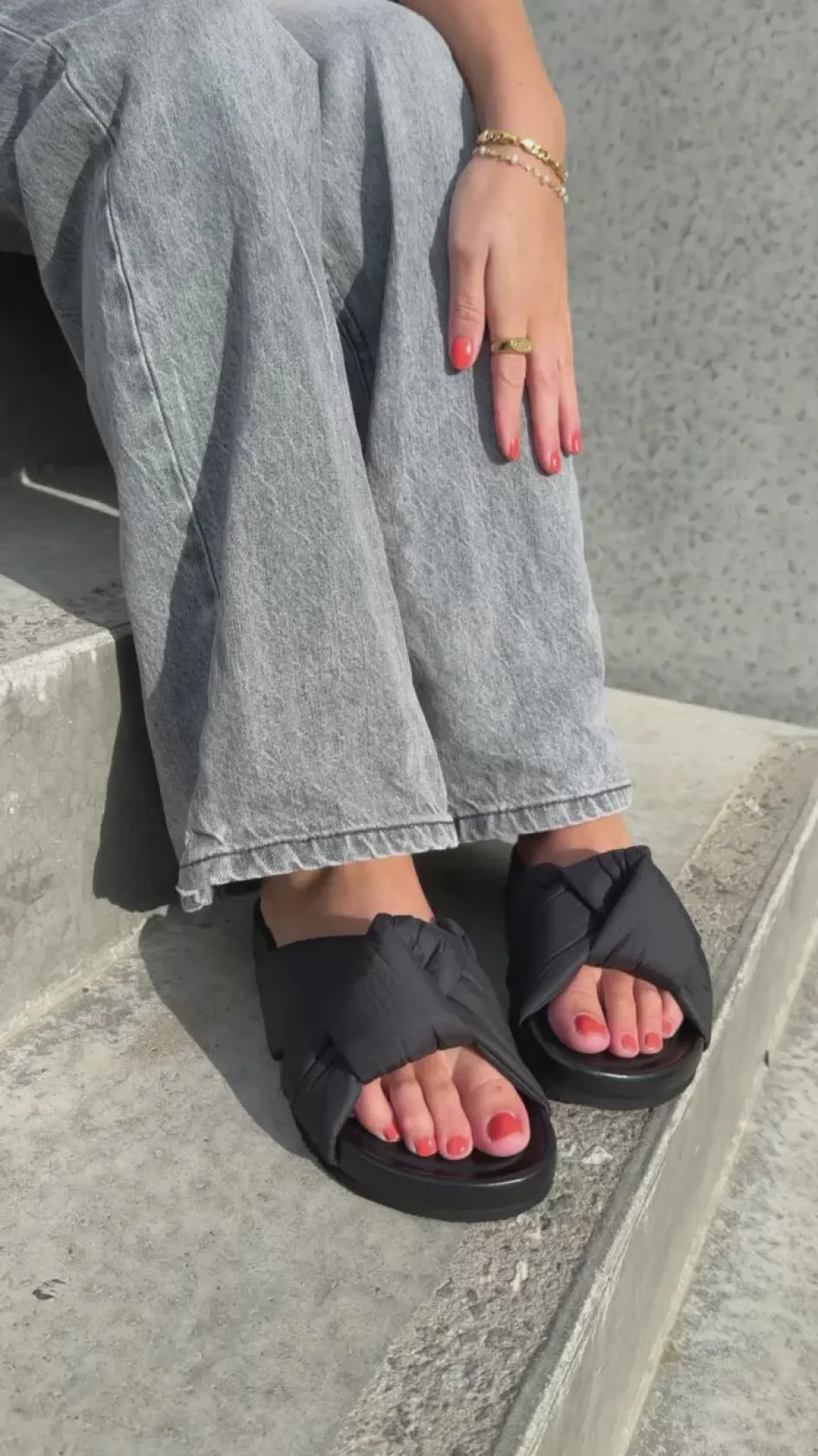 be_like_me__black_4.webp Copenhagen Shoes Flade Sandaler*BE LIKE ME - Black