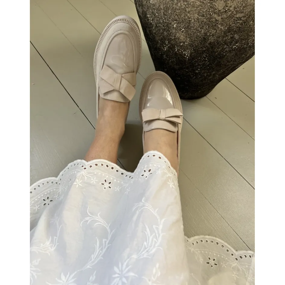 bows_and_me___beige_1.webp Copenhagen Shoes Loafers*BOWS AND ME 23 - BEIGE Bowsand me 23 loafer beige