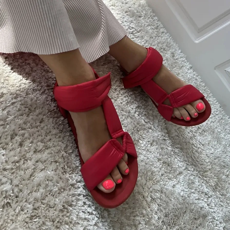 Copenhagen Shoes Flade Sandaler*CARRIE - SPECIAL EDITION - RED Carriespecial edition sandal red