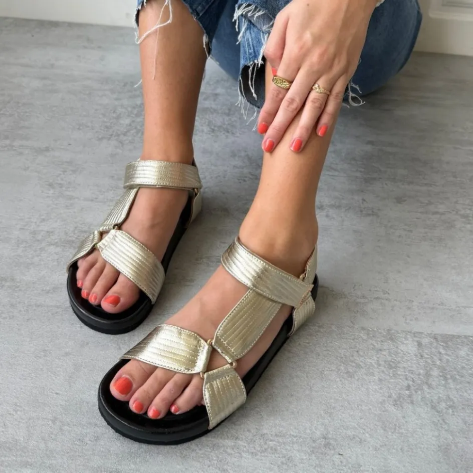Copenhagen Shoes Flade Sandaler*CARRIE LEATHER - GOLD Carrieleather sandal gold