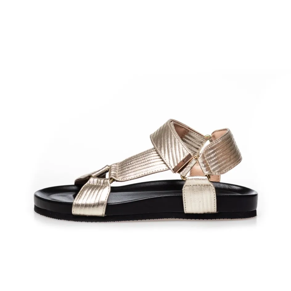carrie_leather__gold_5.webp Copenhagen Shoes Flade Sandaler*CARRIE LEATHER - GOLD Carrieleather sandal gold