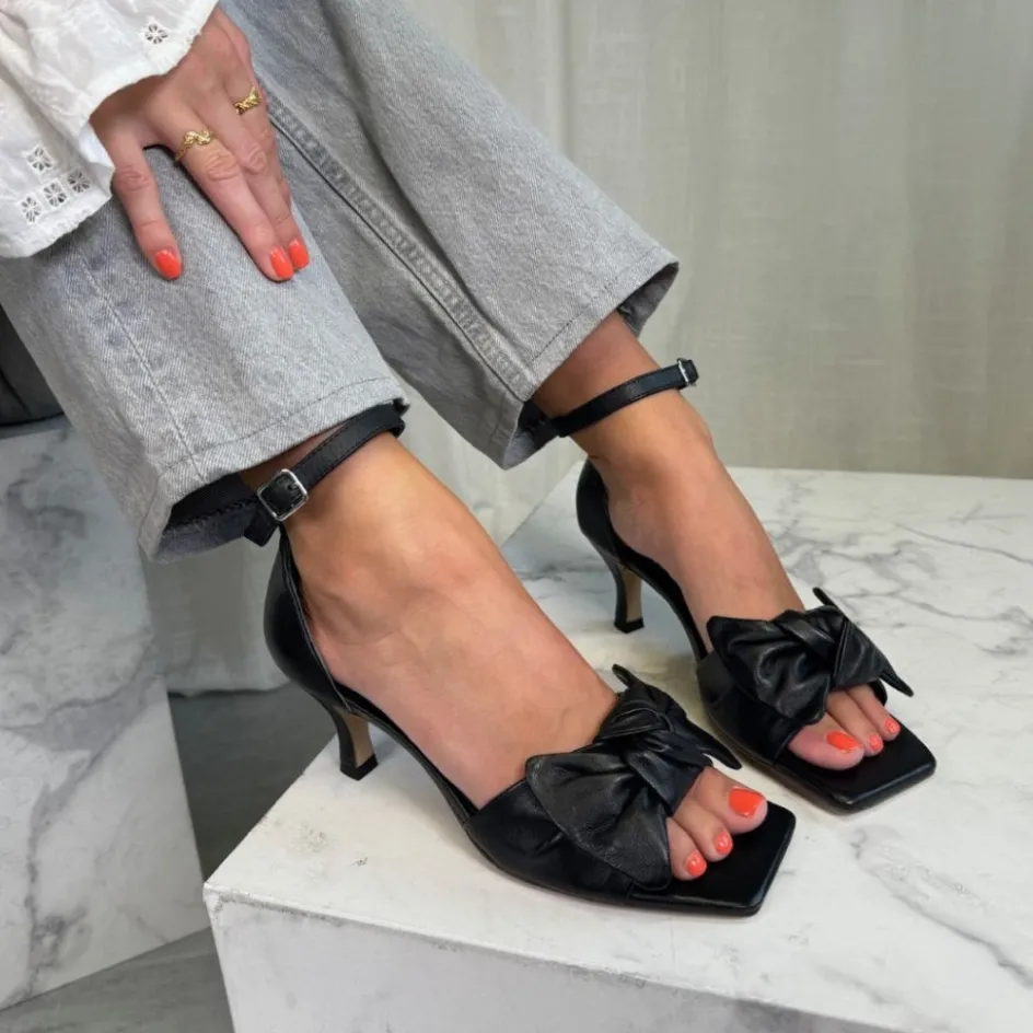 dancing__leather__black_leather_5.webp Copenhagen Shoes Sandaler Med Hæl | Stiletter*DANCING 23 LEATHER - Black Leather Dancing23 leather heels black leather