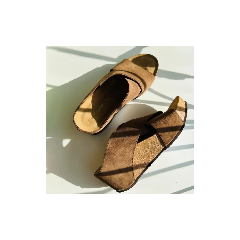 Copenhagen Shoes Sandaler Med Kilehæle*FRANCES 23 Suede - DARK BEIGE (BEIGE 132BIS) Frances23 suede slippers dark beige beige 132bis
