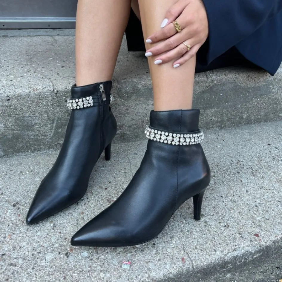 Copenhagen Shoes Støvler Med Hæl | Ankelstøvler*GIRLS AND DIAMONDS - Copenhagenshoes By Josefine Valentin - BLACK Girlsand diamonds copenhagenshoes by josefine valentin boot black