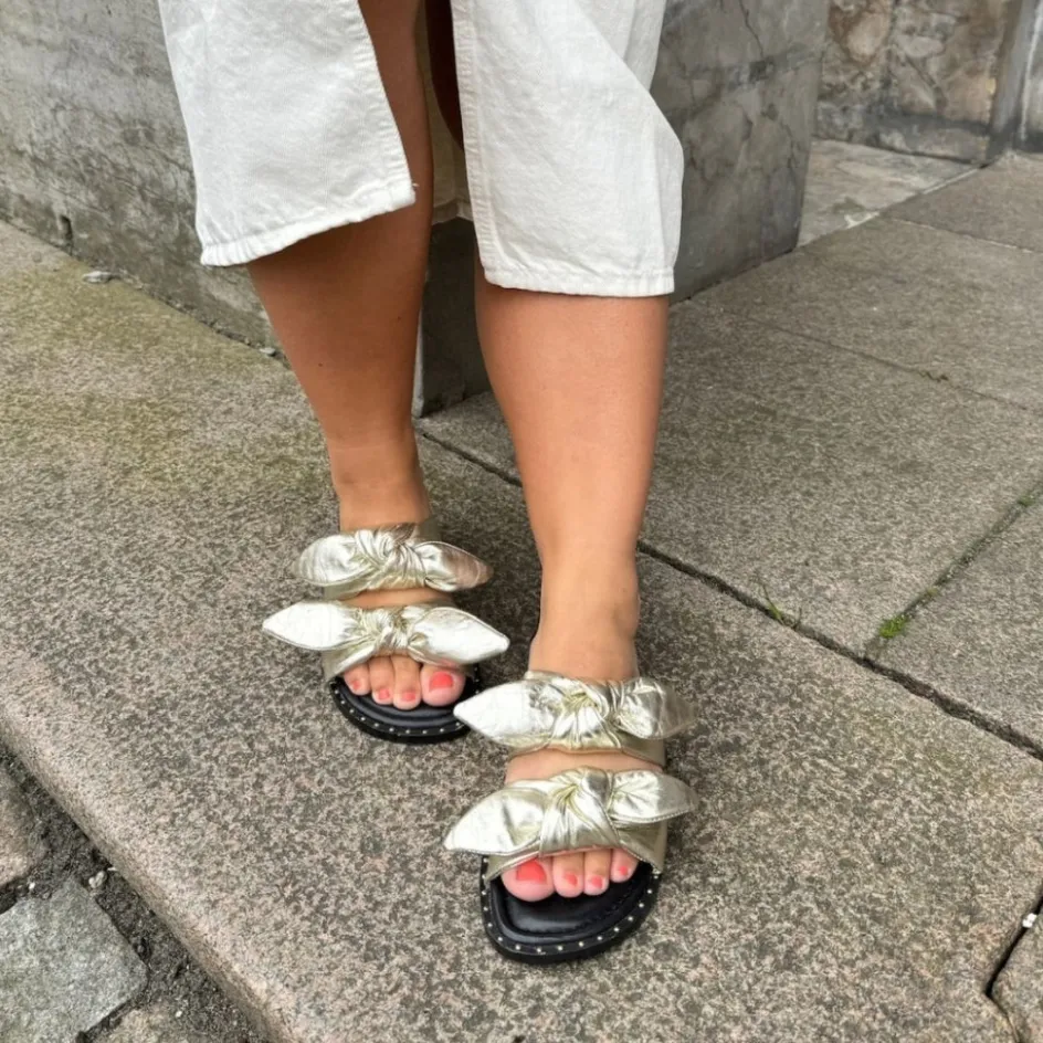 i_feel_it__gold_10.webp Copenhagen Shoes Flade Sandaler*I FEEL IT - Gold