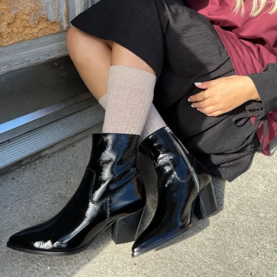 Copenhagen Shoes Ankelstøvler*IT'S ALL ABOUT WALKING - PATENT - BLACK PATENT Itsall about walking patent stoevler black patent