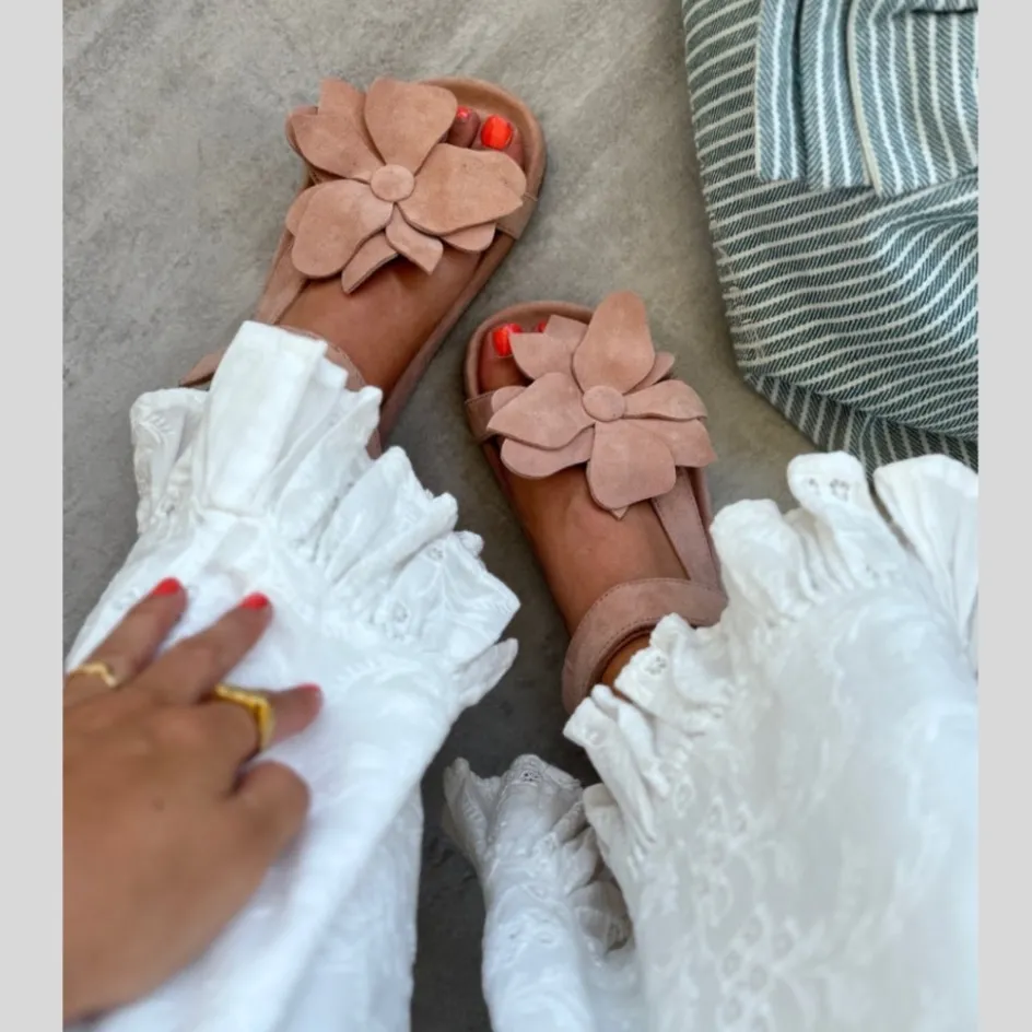 Copenhagen Shoes Flade Sandaler*MY FLOWERS - Papaya