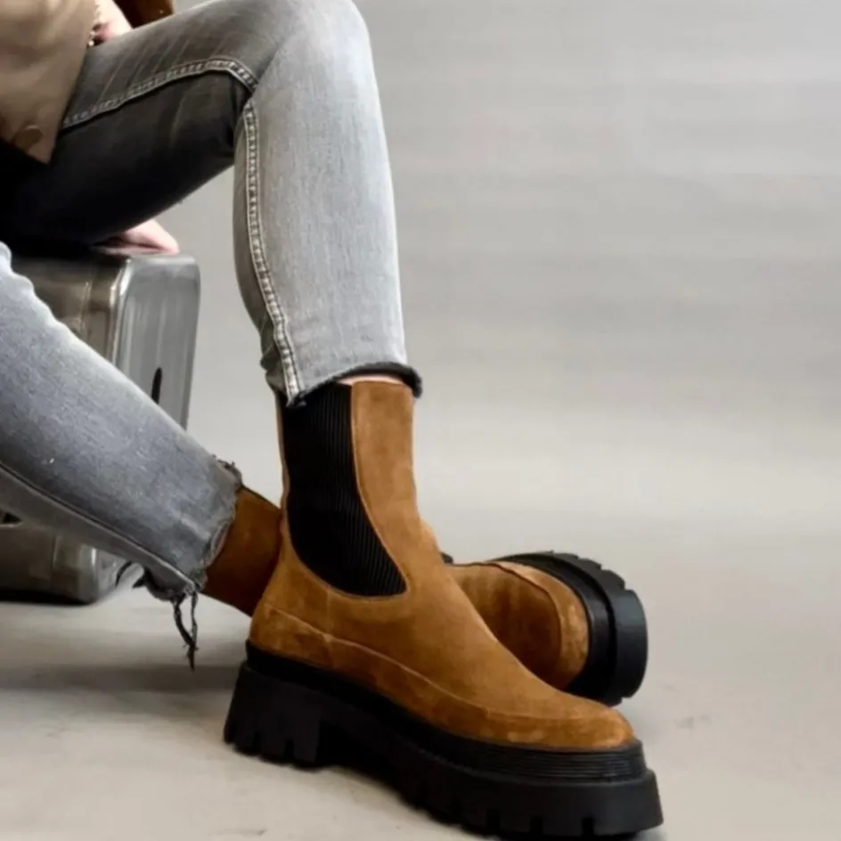 Copenhagen Shoes Chelsea Boots | Ankelstøvler*MY GIRL AND ME SUEDE - COGNAC Mygirl and me suede boot cognac