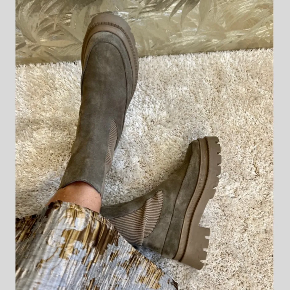 Copenhagen Shoes Chelsea Boots | Ankelstøvler*MY GIRL AND ME SUEDE - DK TAUPE (ARMY) Mygirl and me suede boot dk taupe army