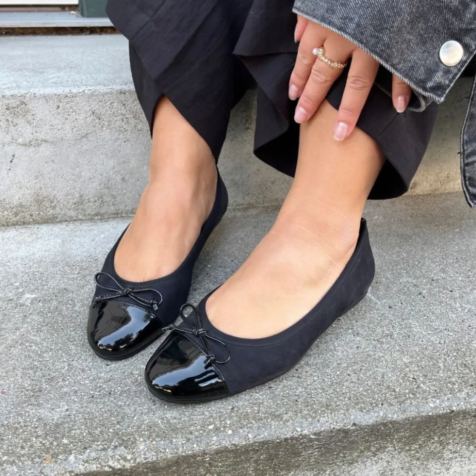 my_own_ballerinas__navyblack_patent_2.webp Copenhagen Shoes Ballerinasko*MY OWN BALLERINAS - NAVY/BLACK PATENT Sballet flats navy black patent