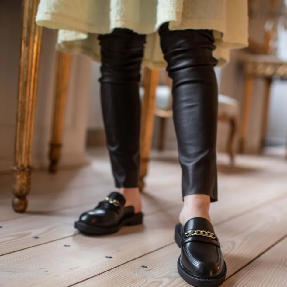 my_vibes_chain__black_4.webp Copenhagen Shoes Loafers*MY VIBES CHAIN - Black Myvibes chain loafer black