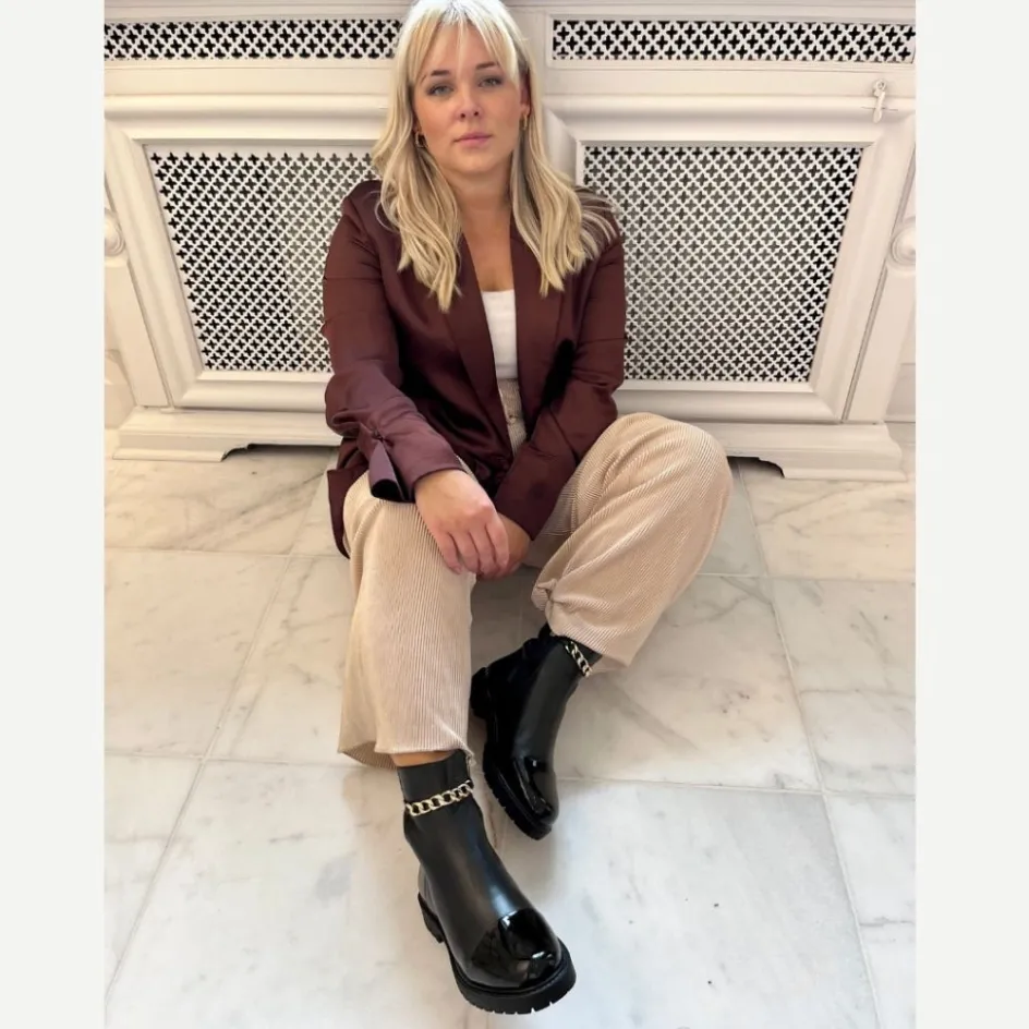 new_flower_eyes__black_2.webp Copenhagen Shoes Ankelstøvler*NEW FLOWER EYES - BLACK Newflower eyes boot black