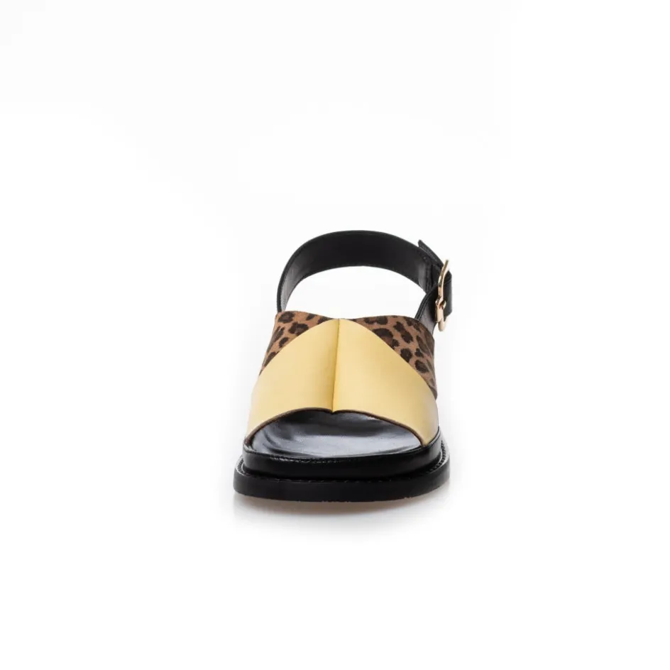 new_stronger_multi___pale_bananaleo_2.webp Copenhagen Shoes Flade Sandaler*NEW STRONGER MULTI 23 - PALE BANANA/LEO Newstronger multi 23 sandal pale banana leo