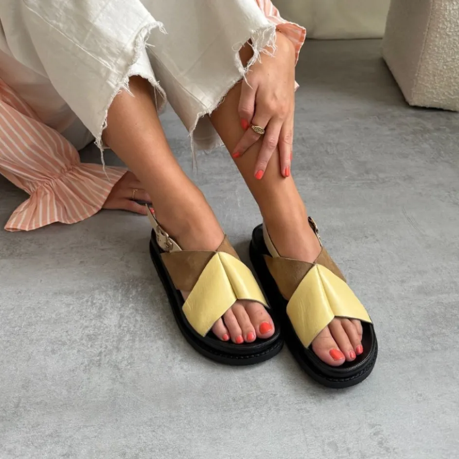 Copenhagen Shoes Flade Sandaler*NEW STRONGER MULTI 23 - PALE BANANA/SAFARI Newstronger multi 23 sandal pale banana safari