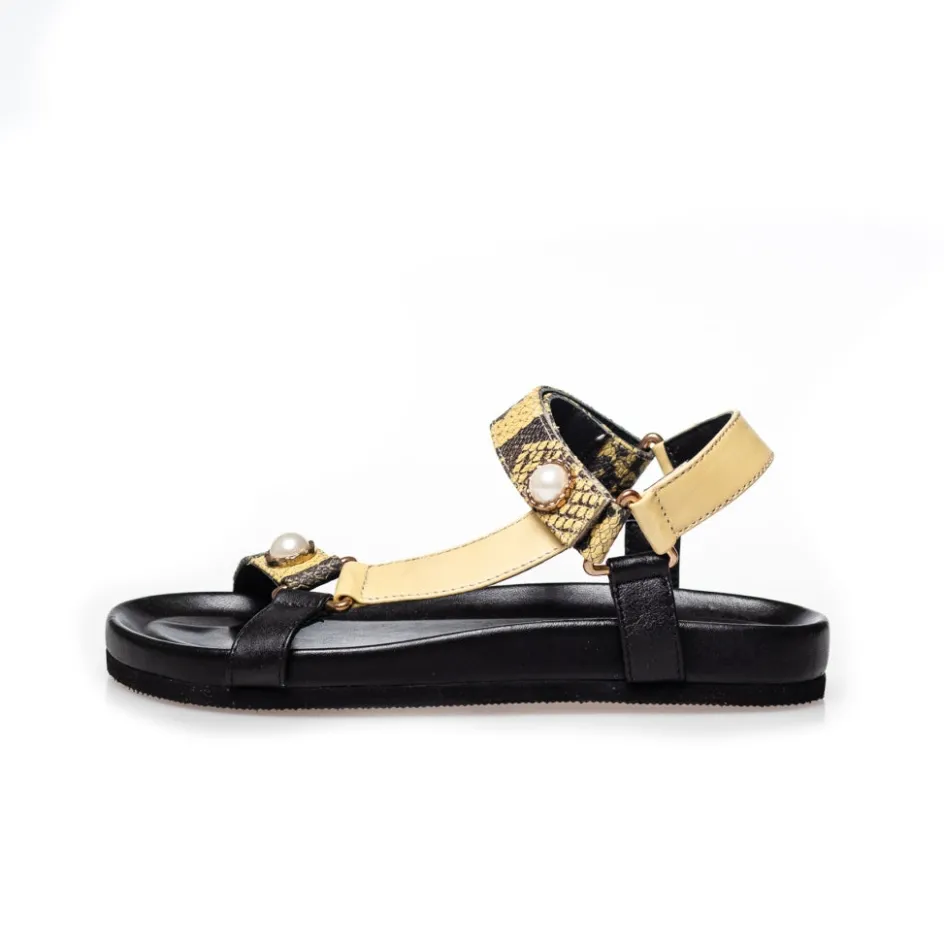Copenhagen Shoes Flade Sandaler*PEACE WITH PEARL 23 - YELLOW/BLACK Peacewith pearl 23 sandal yellow black