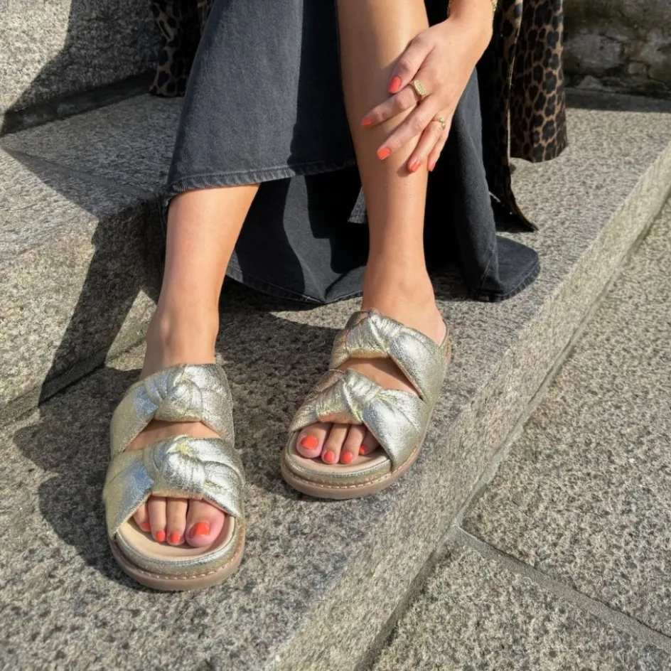 pool_party__goldbeige_6.webp Copenhagen Shoes Flade Sandaler*POOL PARTY - GOLD/BEIGE Gold beige