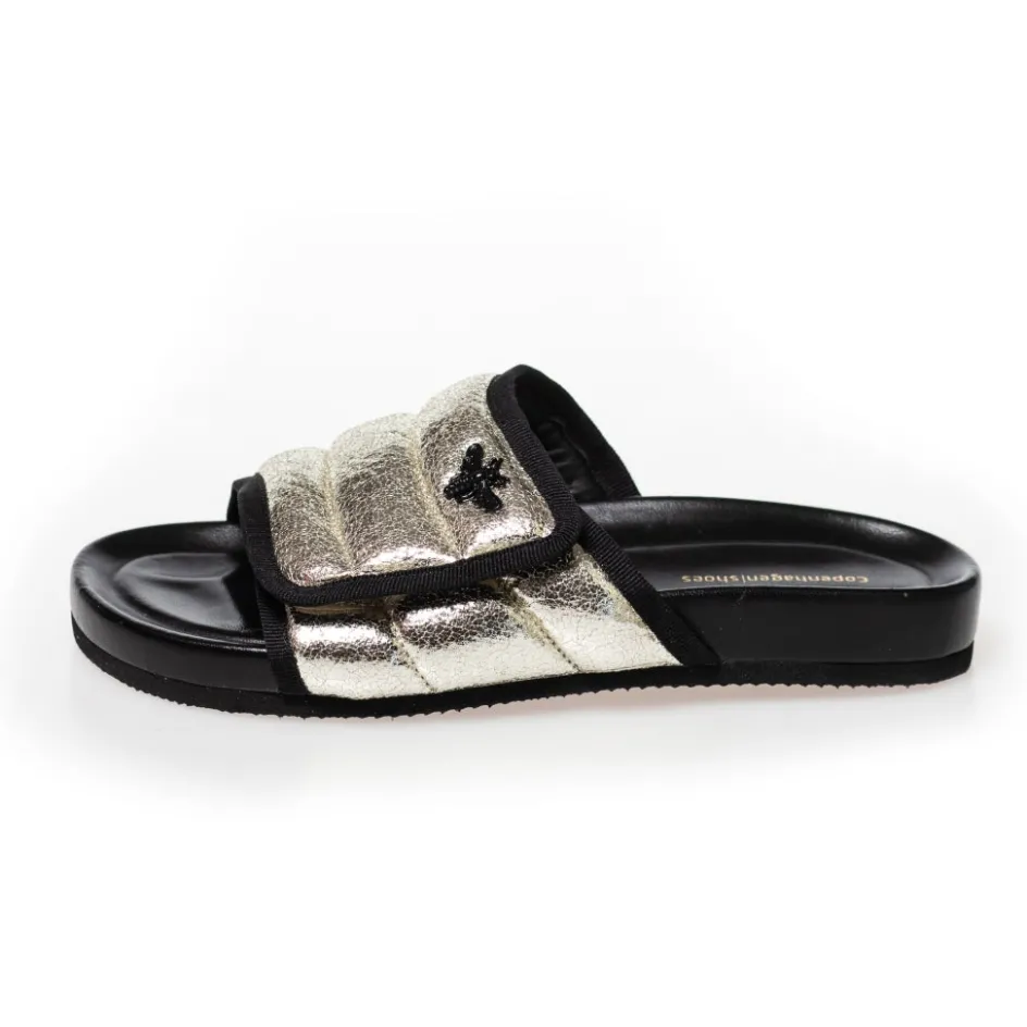 stories__metal__goldblack_4.webp Copenhagen Shoes Flade Sandaler*STORIES - METAL - GOLD/BLACK Gold black