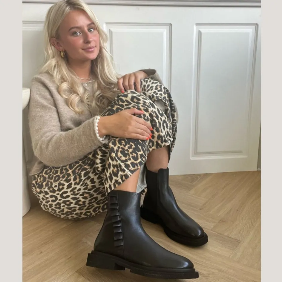 the_fashion_vibe__black_3.webp Copenhagen Shoes Ankelstøvler*THE FASHION VIBE - BLACK Thefashion vibe stoevler black