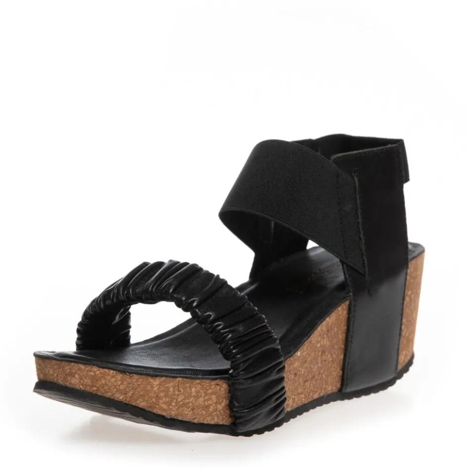 Copenhagen Shoes Sandaler Med Kilehæle*THE MOMENTS - BLACK Themoments sandaler med kilehael black