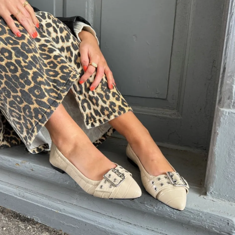 the_reason_whycreame_crc__creame_crc_2.webp Copenhagen Shoes Loafers | Ballerinasko*THE REASON WHY-. - . Creame crc