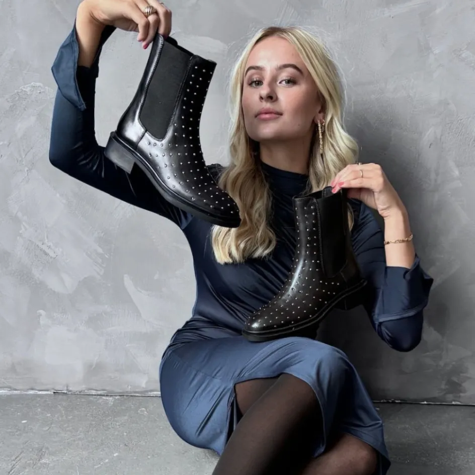 women_support_women__black_3.webp Copenhagen Shoes Ankelstøvler*WOMEN SUPPORT WOMEN - BLACK Womensupport women stoevler black